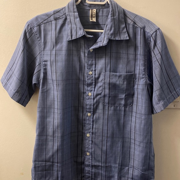 Short sleeve button up t shirt - Picture 1 of 3
